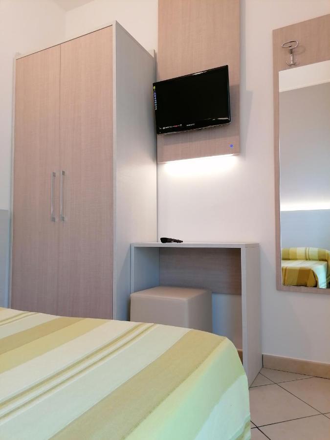Hotel Andrea'S Rimini Exterior photo